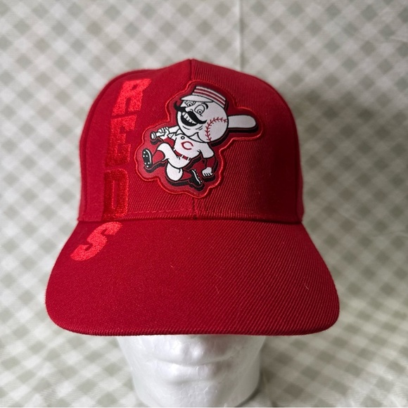 Cincinnati Reds Mr. Red Hoxworth SGA Men’s Adjustable Strapback Hat New - Picture 1 of 6